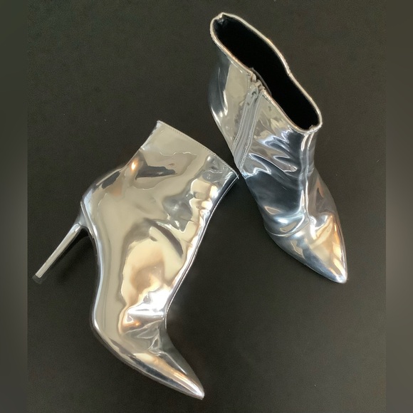 Thalia Sodi Metallic Silver Heeled Boots - Picture 2 of 5